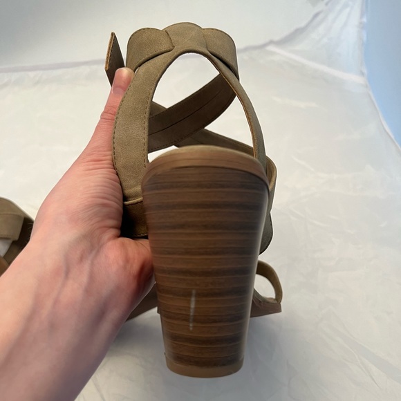 George brand beige heels - Picture 4 of 5